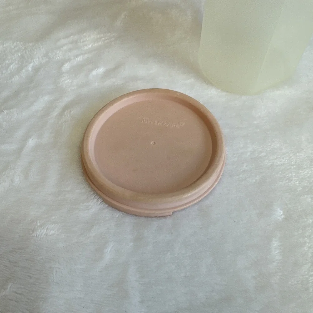 Vintage Tupperware Tall Round Container Canister‎ Kitchen Storage Peach Lid